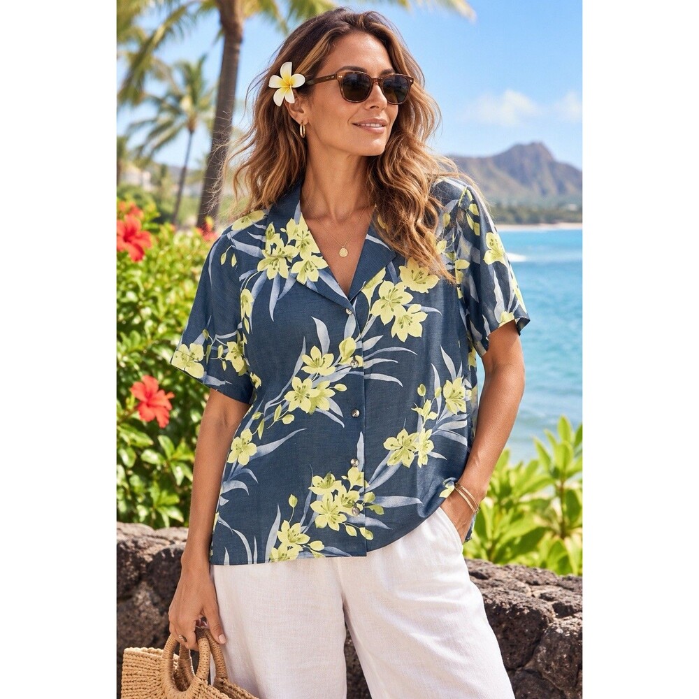 Tommy Bahama Silk Shirt Top Blouse Womens Large Blue Floral Short Sleeve Hawaii